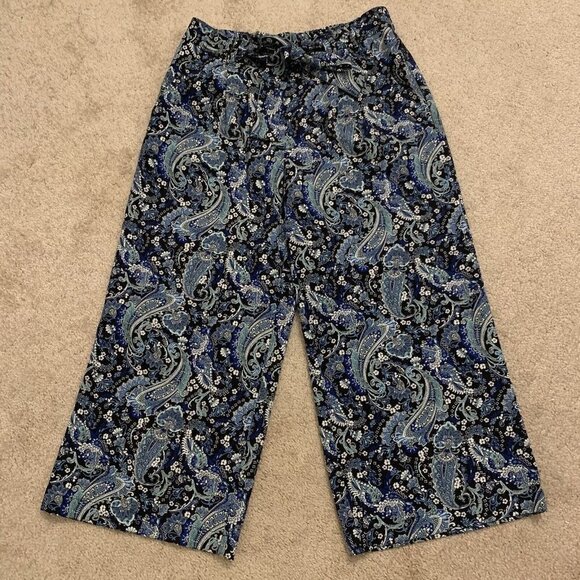 CATO. Size Medium. Elastic Back Waist Pants. Tie Accent. Poly/Spandex. B89. - Picture 1 of 3